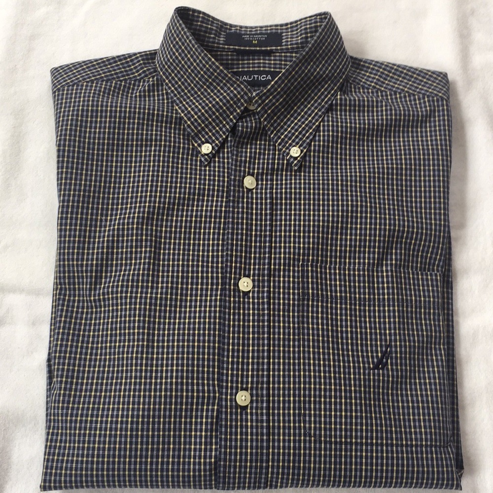 2/$12 🌎 Nautica Men’s Button Down